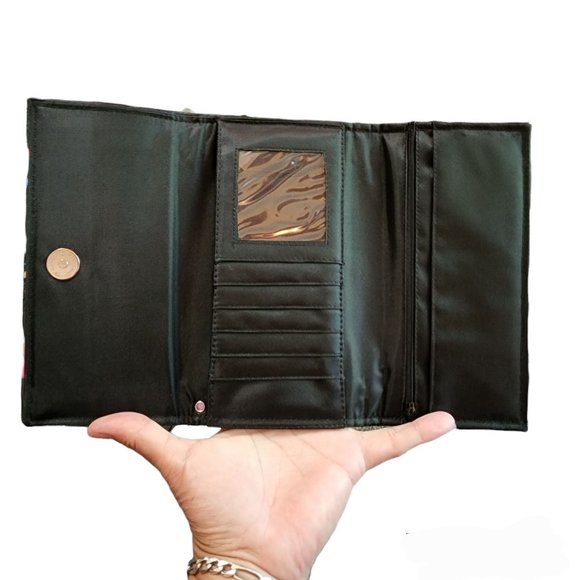 Tawi NWOT colorful girl face graphic tri-fold wallet with snap closure - Picture 2 of 12